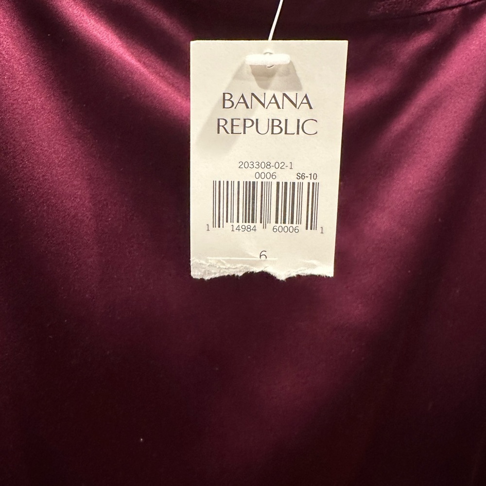 Banana Republic Burgundy Lace Hem Pencil Skirt - Picture 5 of 6